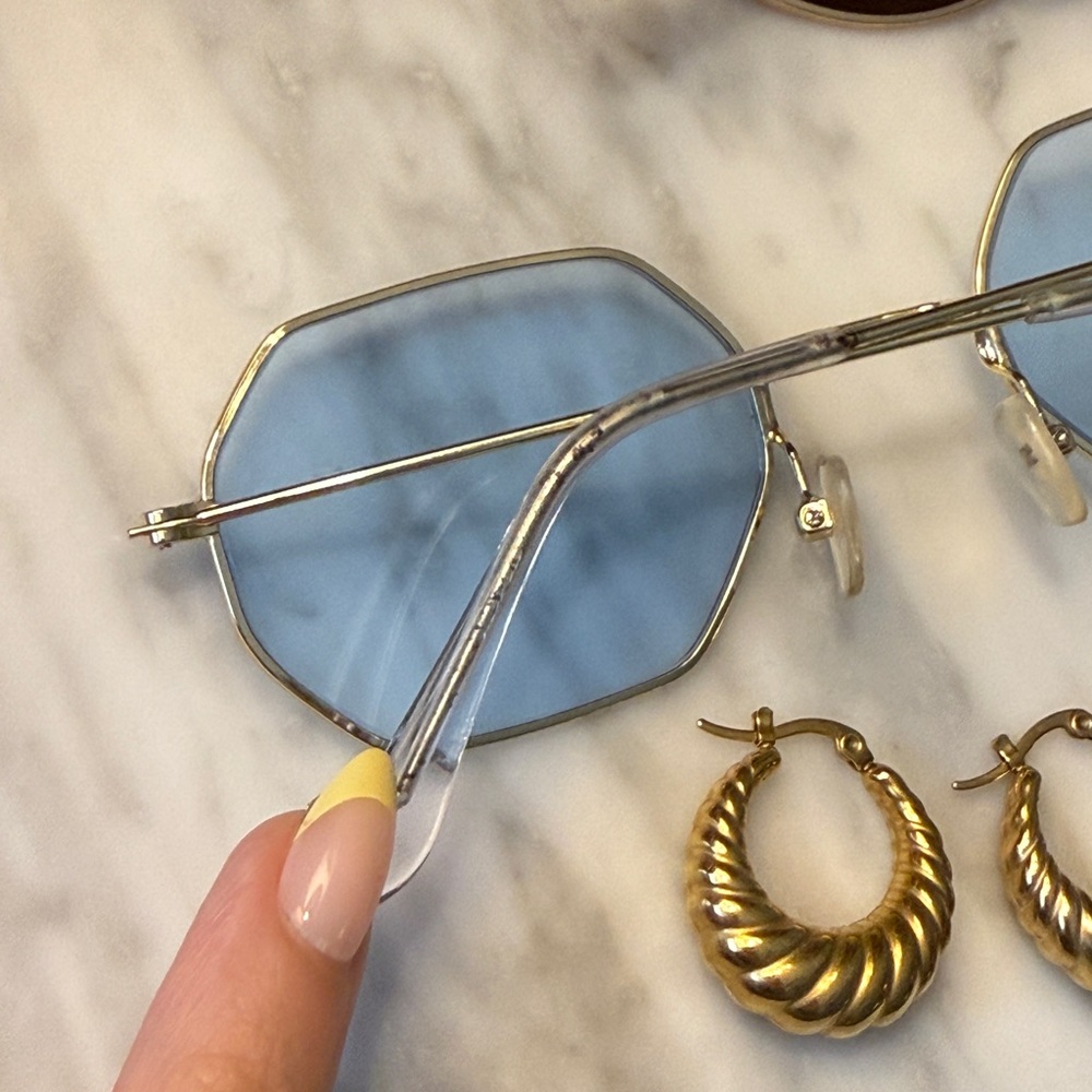 Jewelery Bundle | Oval Sunglasses & Gold Hoop Earrings Jewelry Lot - Picture 3 of 12